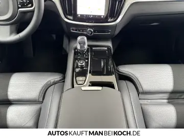V60 T6 Plug-In AWD Plus Dark ACC BLIS AHK PANO