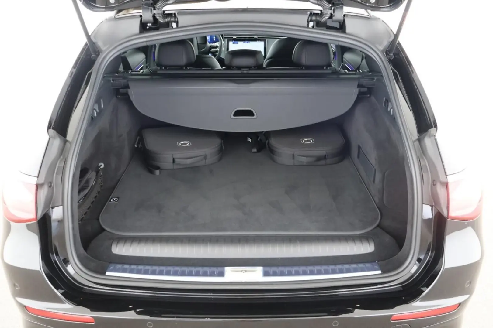 E 53 AMG 4M T Hybrid Night Pano AHK Distronic