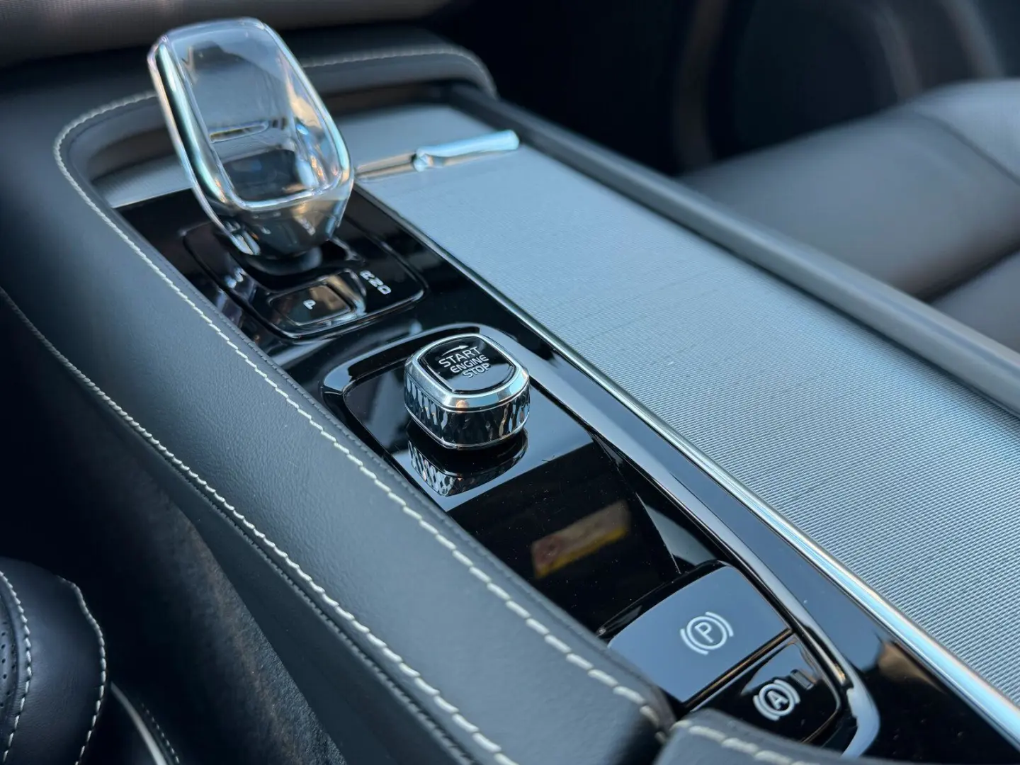 XC90 T8 Plus Bright LUFT|AHK|B&W|PANO|HAED UP|