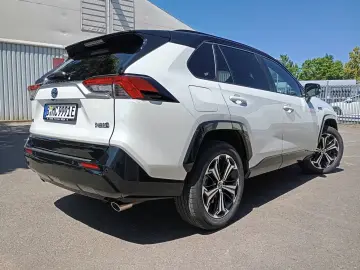 RAV 4 2.5 Plug-in Hybrid 4x4 Style JBL Bearlock