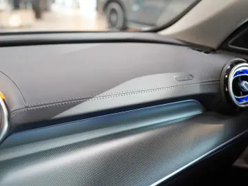 C 400 e 4M AMG Line Night MATT Burmester -45%
