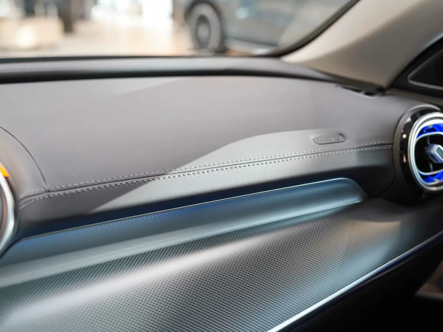 C 400 e 4M AMG Line Night MATT Burmester -45%