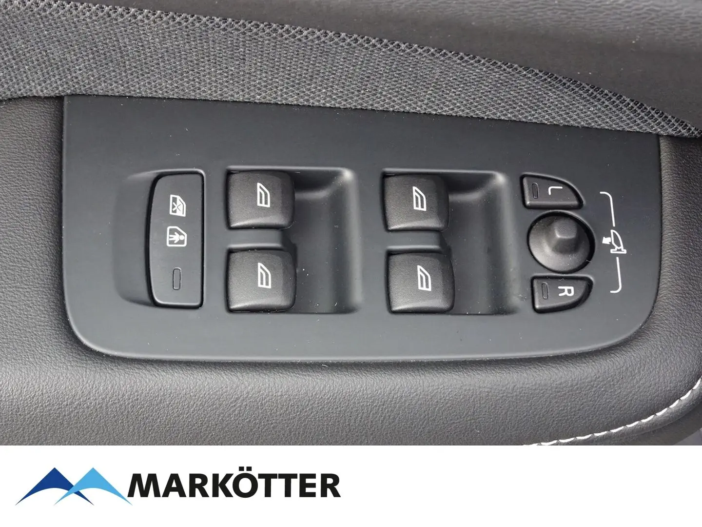 V60 T6 Plus Dark Recharge AWD PANO/ACC/BLIS/LED