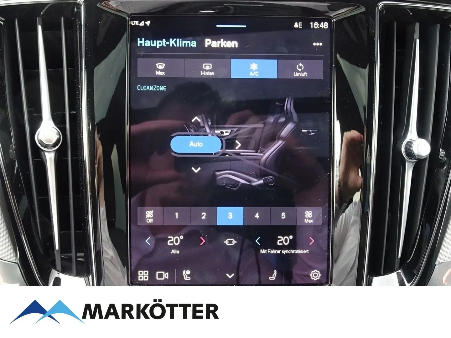 V60 T6 Plus Dark Recharge AWD PANO/ACC/BLIS/LED