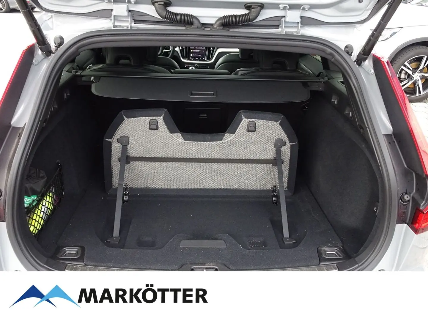 V60 T6 Plus Dark Recharge AWD PANO/ACC/BLIS/LED