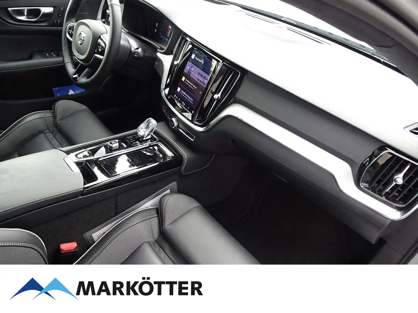 V60 T6 Plus Dark Recharge AWD PANO/ACC/BLIS/LED
