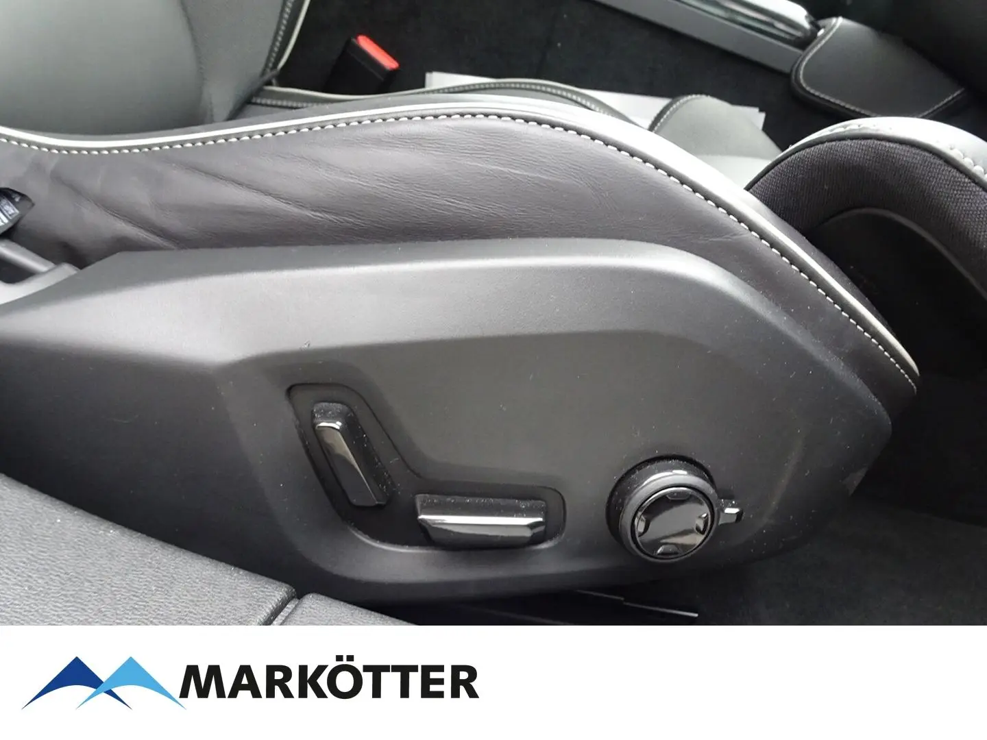 V60 T6 Plus Dark Recharge AWD PANO/ACC/BLIS/LED