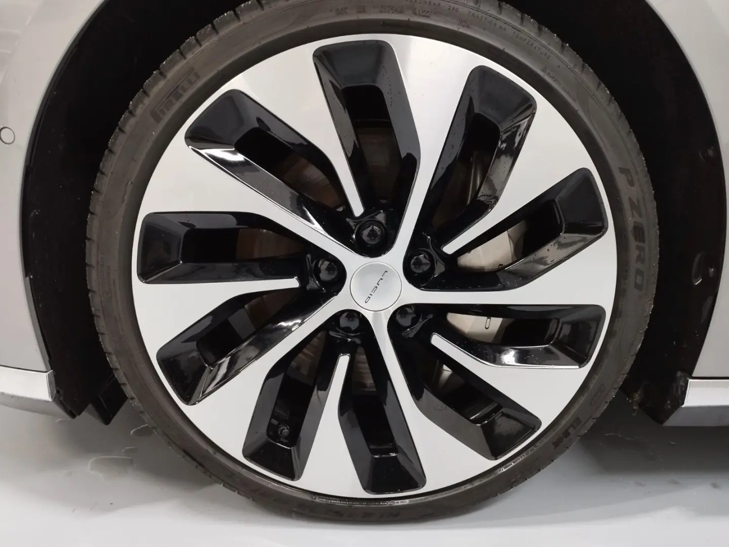 Air Grand Touring 611kW Pano SoundPro 3DView 21