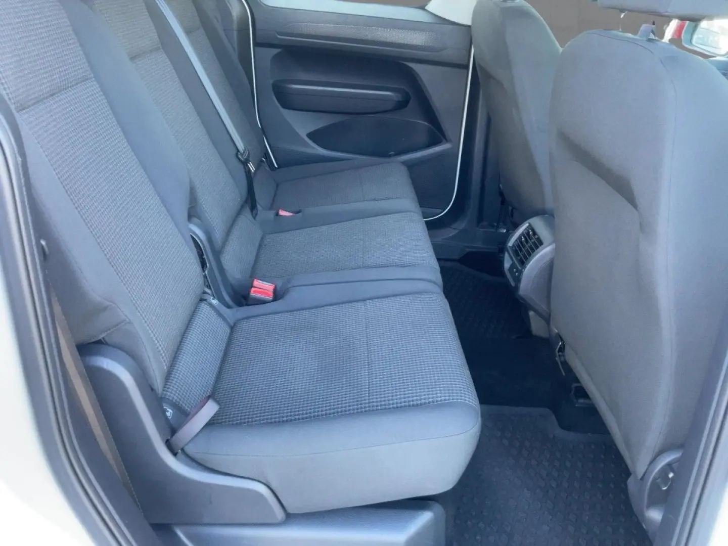 Caddy 2.0 TDI LED+2xPDC+GRA+SHZ+ZV+5-SITZER-DAB+