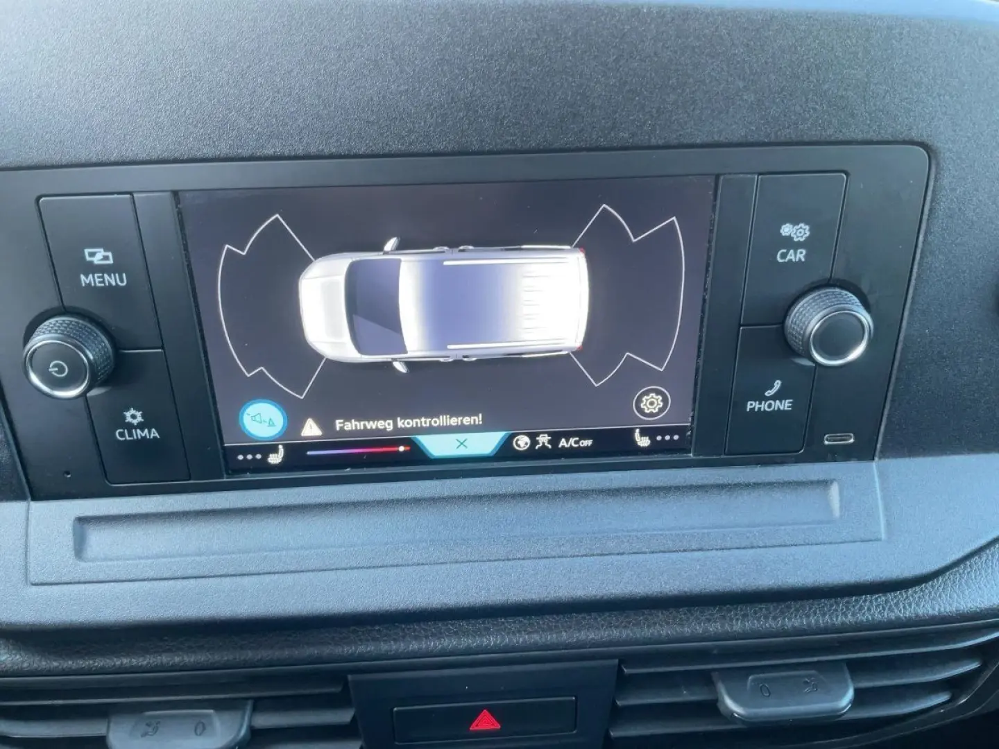 Caddy 2.0 TDI LED+2xPDC+GRA+SHZ+ZV+5-SITZER-DAB+