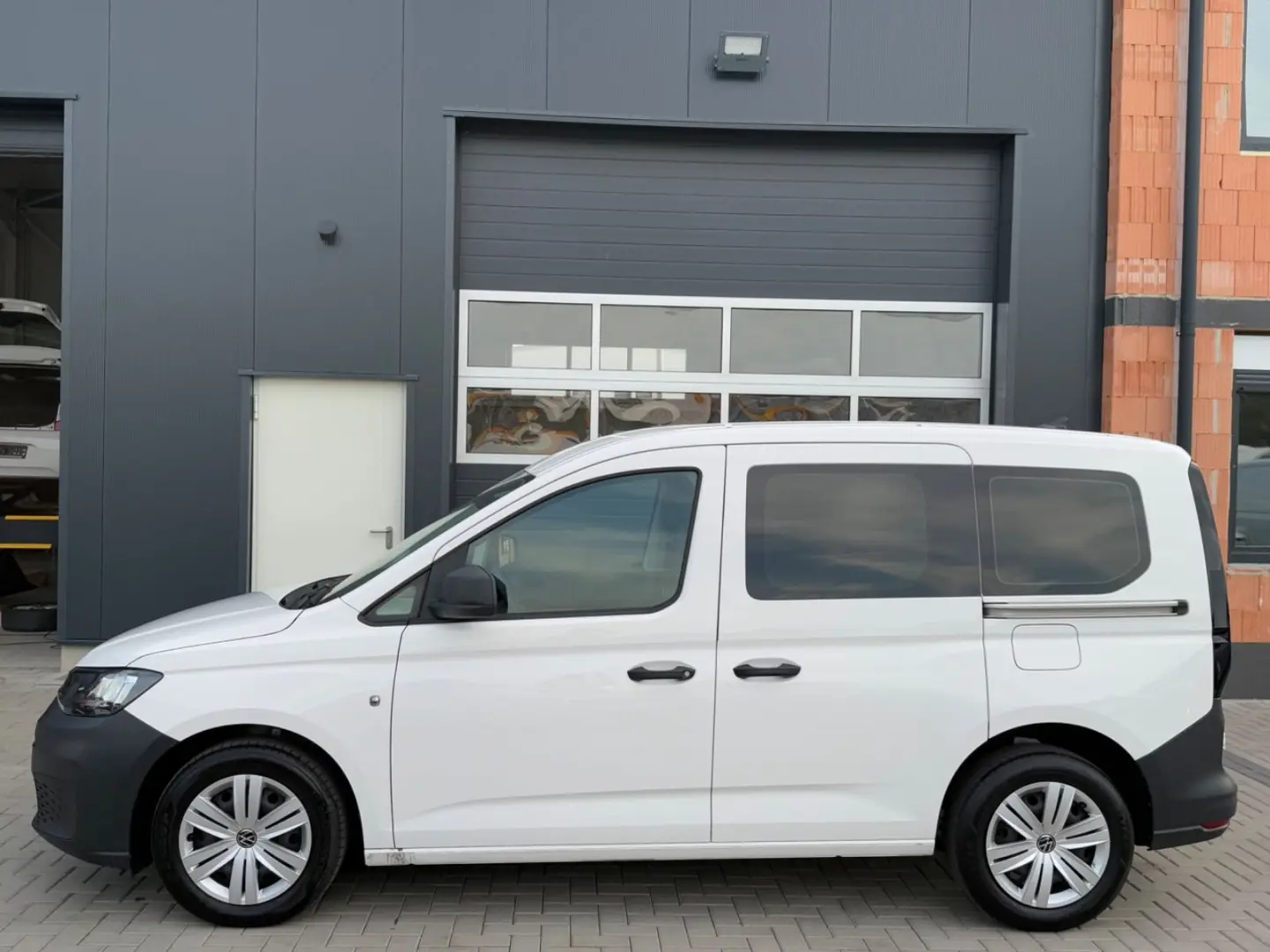 Caddy 5 Sitzer. 1 HAND*TEMPO*SHZ*PDC*AHK*