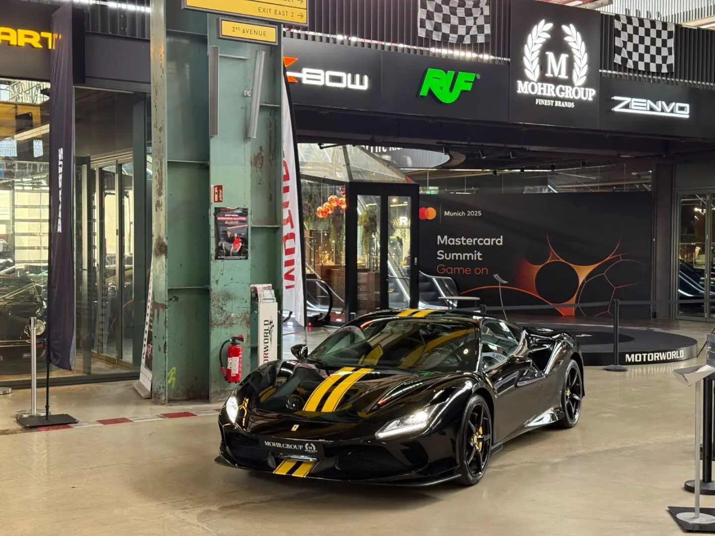 F8 Tributo Coupé/CARBON/WARRANTY/MWST. AUSWEISB.