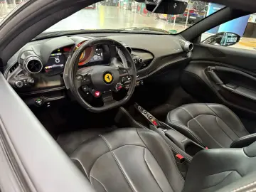 F8 Tributo Coupé/CARBON/WARRANTY/MWST. AUSWEISB.