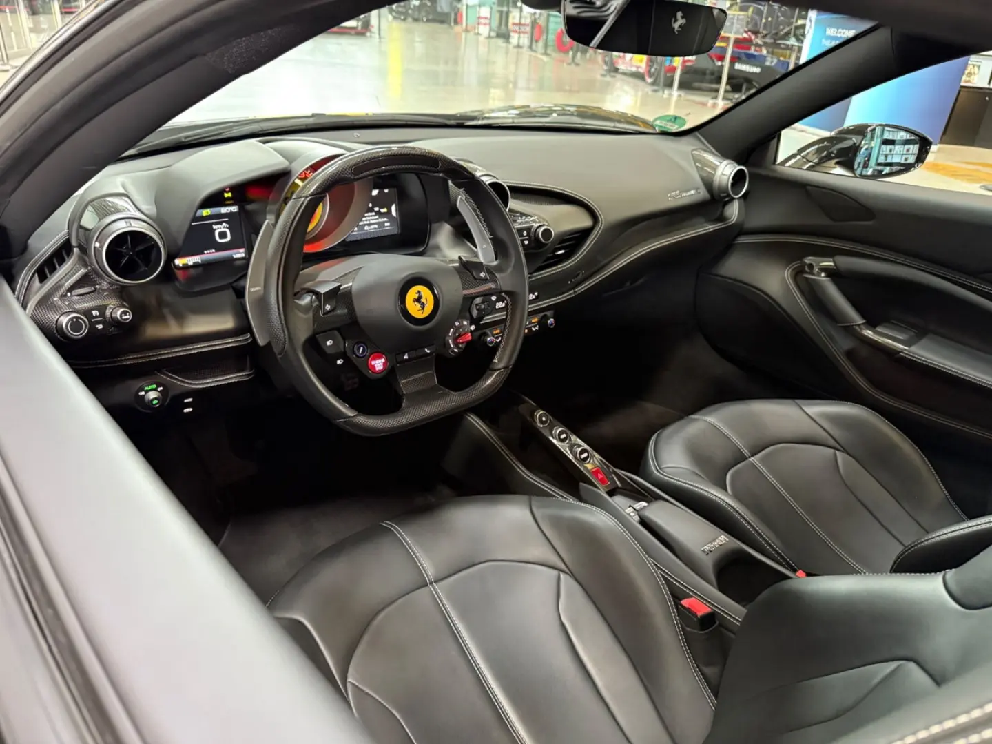F8 Tributo Coupé/CARBON/WARRANTY/MWST. AUSWEISB.