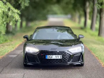 R8 Coupe 5.2 FSI RWD performance  1-HD