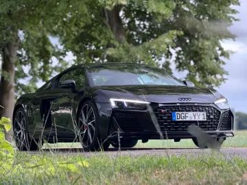 R8 Coupe 5.2 FSI RWD performance *1-HD*
