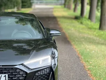 R8 Coupe 5.2 FSI RWD performance *1-HD*