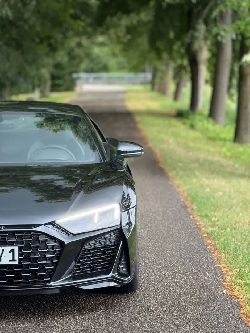 R8 Coupe 5.2 FSI RWD performance *1-HD*
