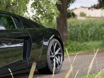 R8 Coupe 5.2 FSI RWD performance *1-HD*