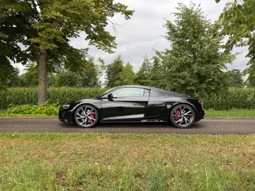 R8 Coupe 5.2 FSI RWD performance *1-HD*