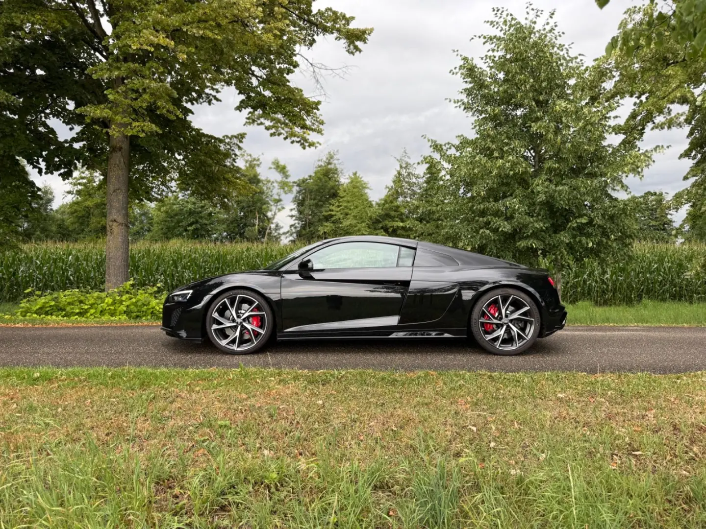 R8 Coupe 5.2 FSI RWD performance *1-HD*
