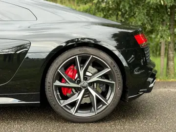 R8 Coupe 5.2 FSI RWD performance *1-HD*