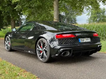 R8 Coupe 5.2 FSI RWD performance *1-HD*