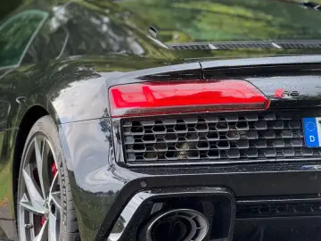 R8 Coupe 5.2 FSI RWD performance *1-HD*