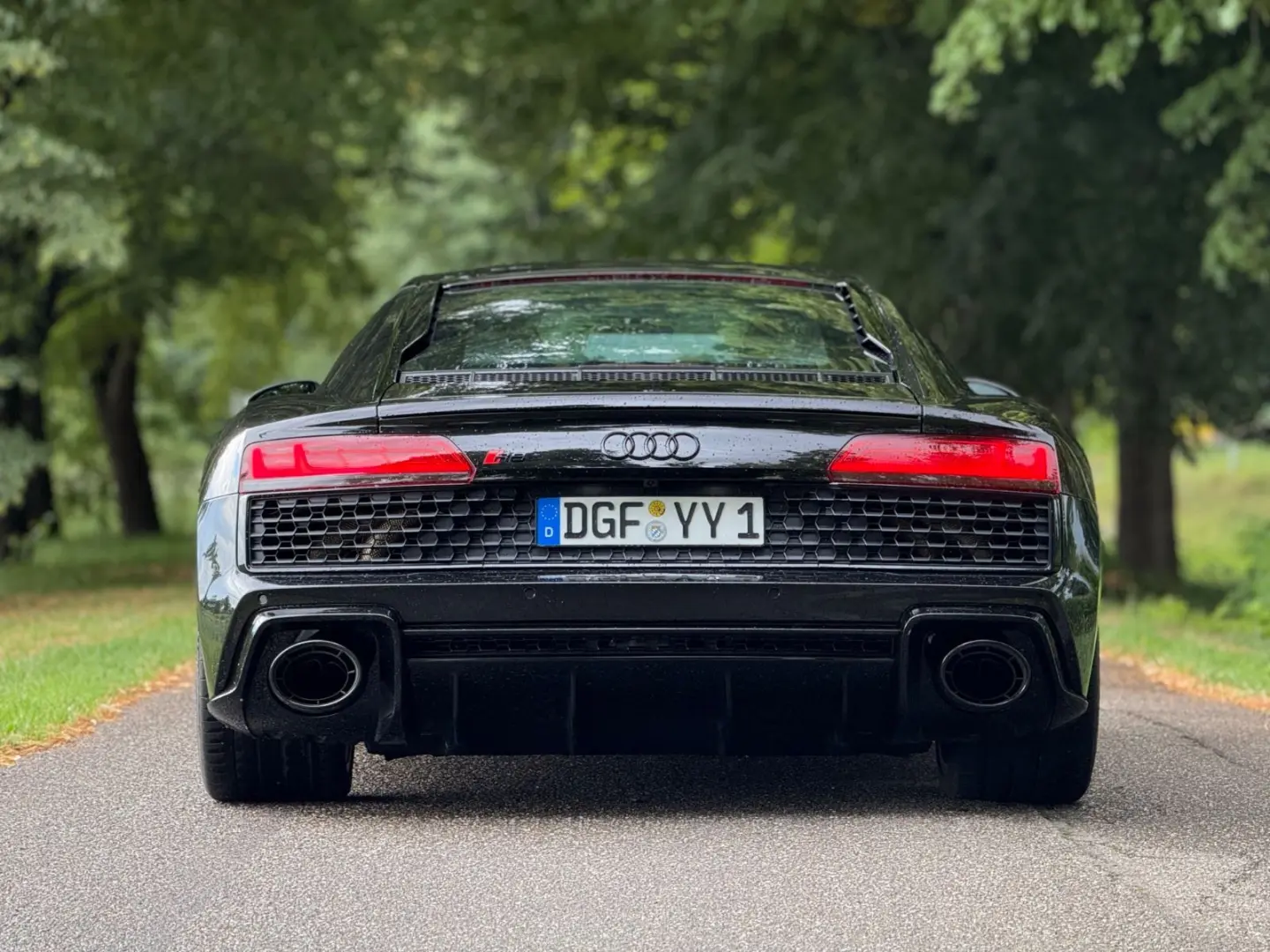 R8 Coupe 5.2 FSI RWD performance *1-HD*