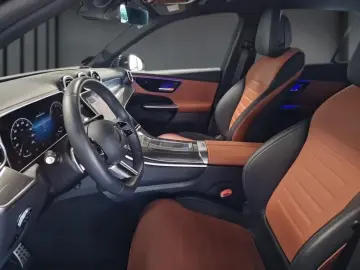 GLC 300 e 4M AMG+MBUX+DISTRONIC+AMBIENTE+AHK