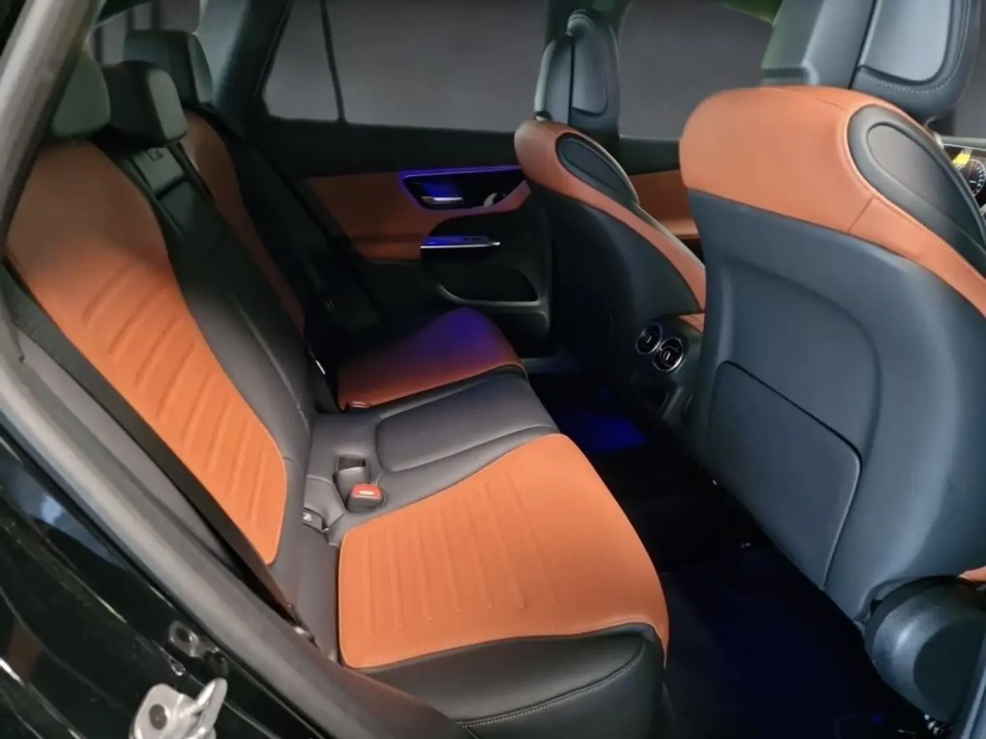 GLC 300 e 4M AMG+MBUX+DISTRONIC+AMBIENTE+AHK