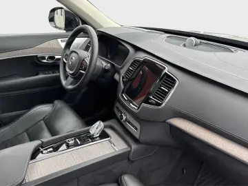 XC90 T8 AWD 456hp Plug-In ULT-Dark Recharge