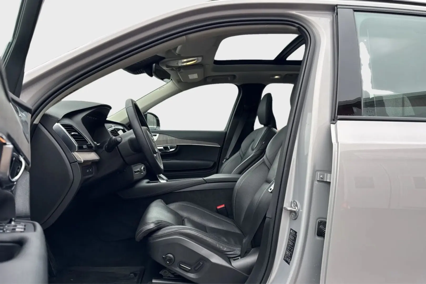 XC90 T8 AWD 456hp Plug-In ULT-Dark Recharge