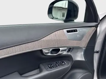 XC90 T8 AWD 456hp Plug-In ULT-Dark Recharge