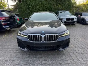 530 e xDrive Lim M Sportpaket Navi Leder LED Kom