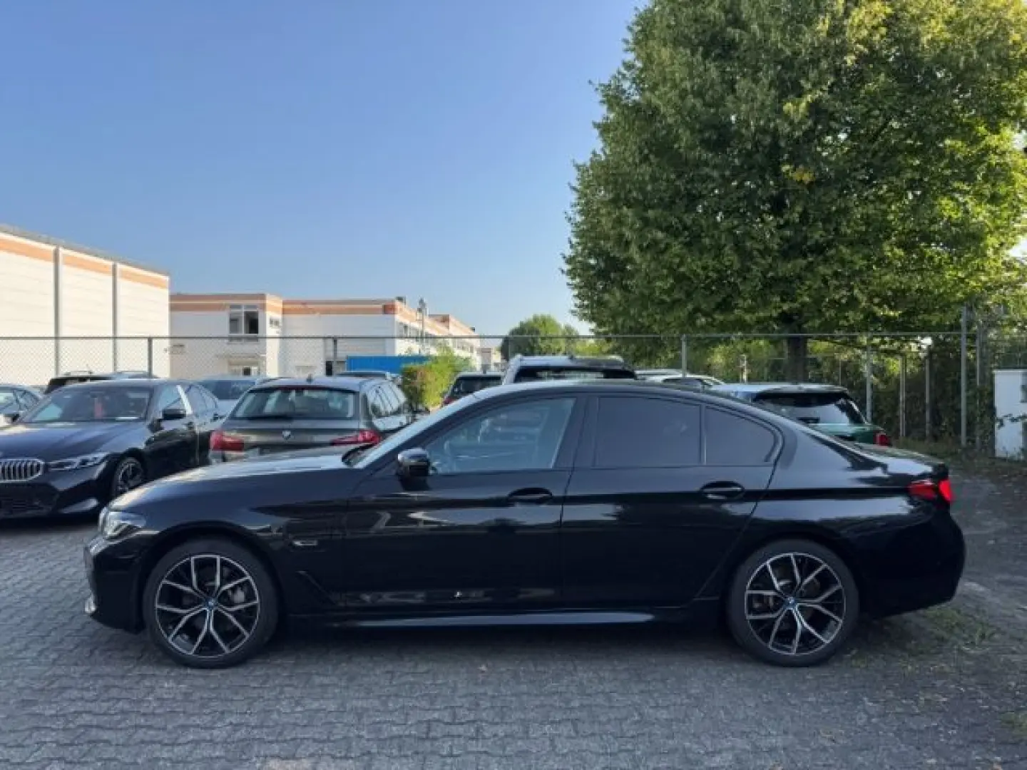 530 e xDrive Lim M Sportpaket Navi Leder LED Kom