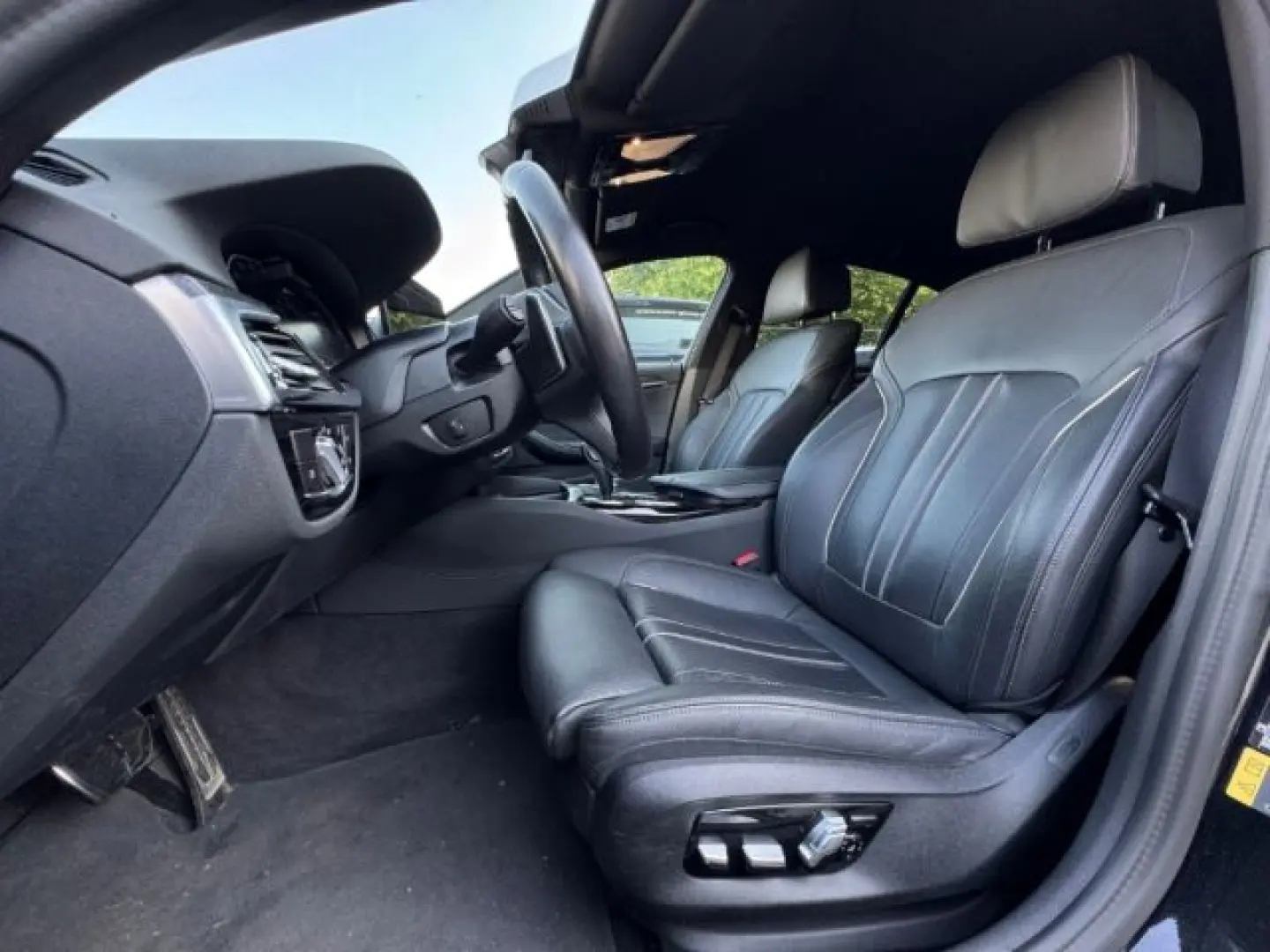 530 e xDrive Lim M Sportpaket Navi Leder LED Kom