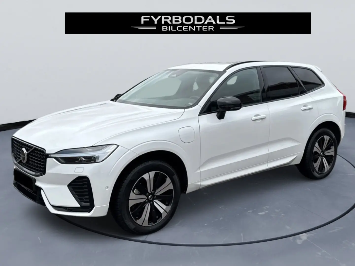 XC60 Plus Dark 350hp Recharge Plug-In Hybrid AWD