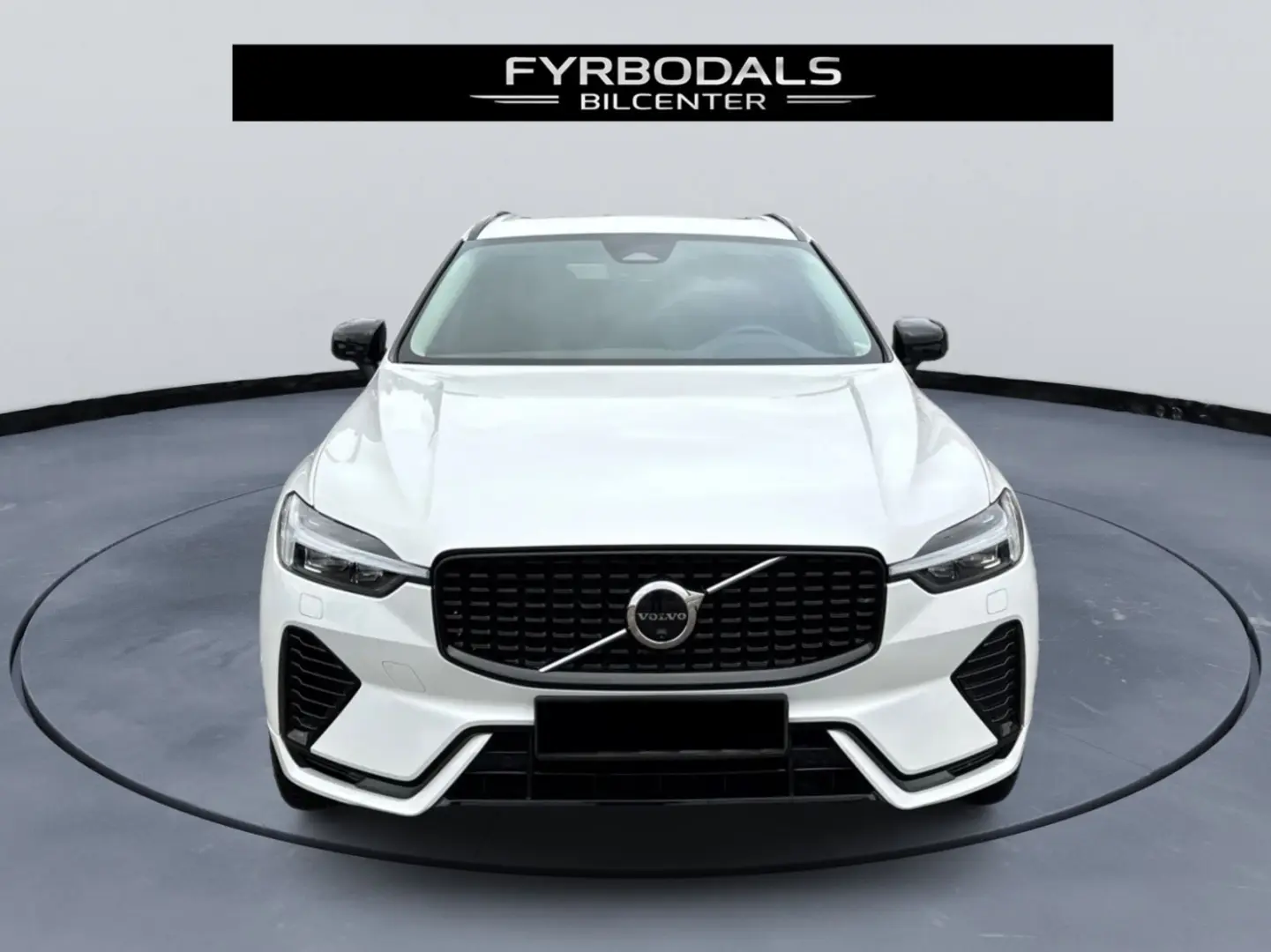 XC60 Plus Dark 350hp Recharge Plug-In Hybrid AWD