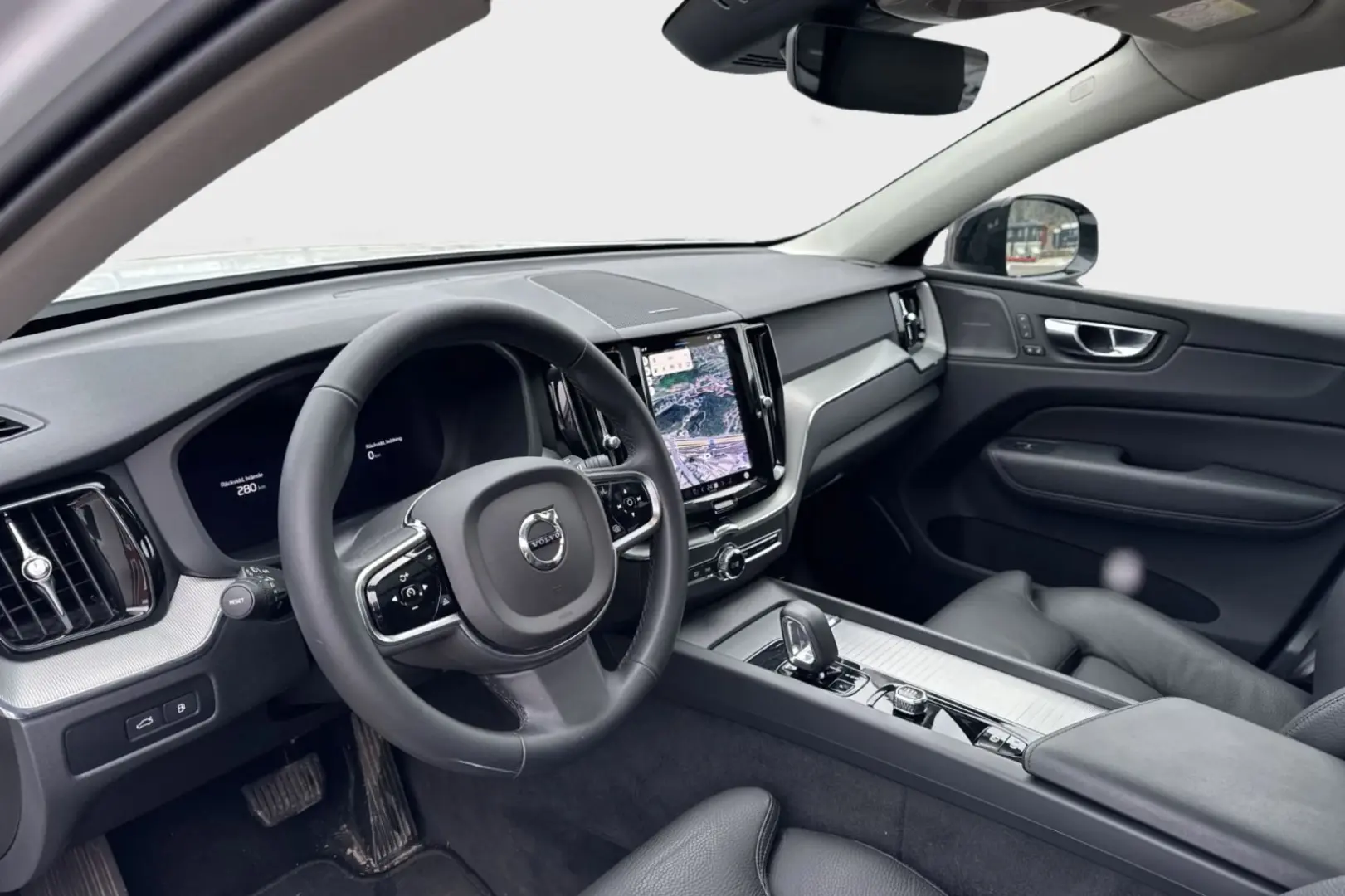 XC60 Plus Dark 350hp Recharge Plug-In Hybrid AWD