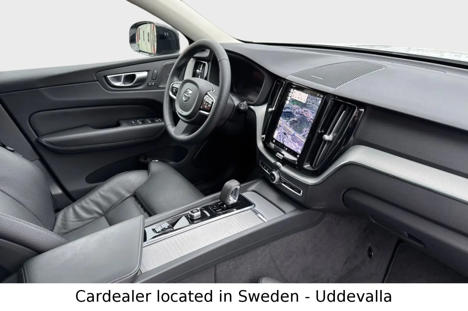 XC60 Plus Dark 350hp Recharge Plug-In Hybrid AWD