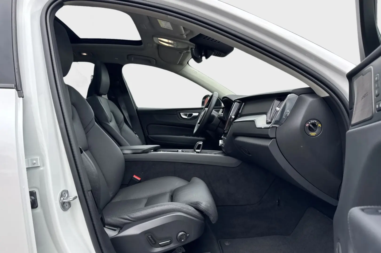 XC60 Plus Dark 350hp Recharge Plug-In Hybrid AWD