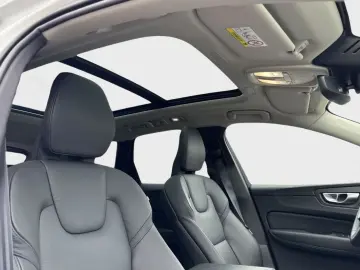 XC60 Plus Dark 350hp Recharge Plug-In Hybrid AWD