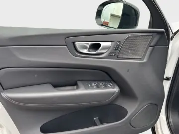 XC60 Plus Dark 350hp Recharge Plug-In Hybrid AWD