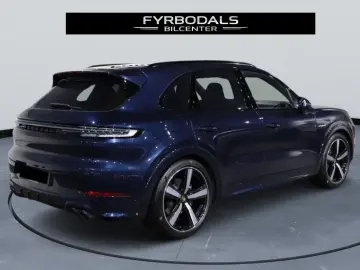 Cayenne E-Hybrid 470HP PANO 22