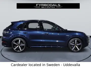 Cayenne E-Hybrid 470HP PANO 22