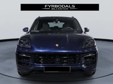 Cayenne E-Hybrid 470HP PANO 22
