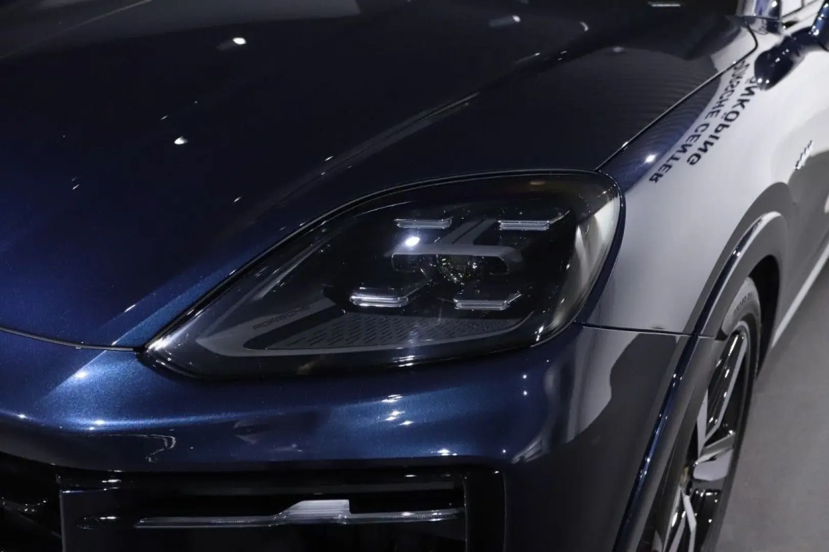 Cayenne E-Hybrid 470HP PANO 22