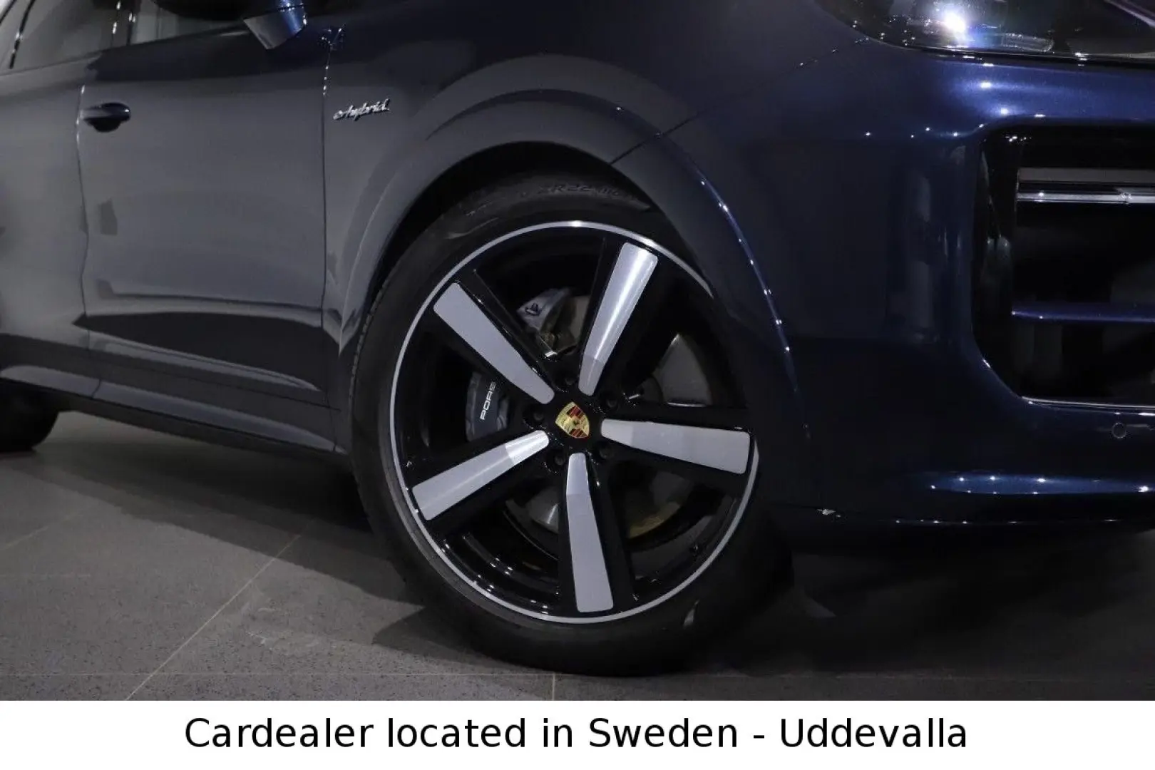 Cayenne E-Hybrid 470HP PANO 22