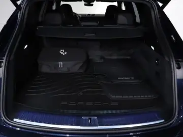 Cayenne E-Hybrid 470HP PANO 22